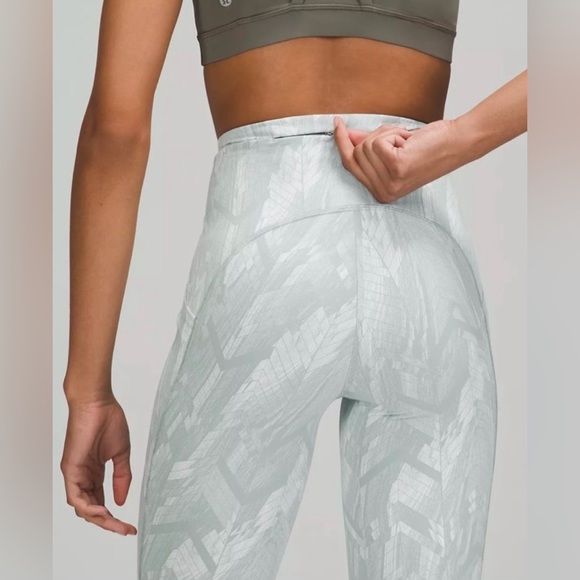 Lululemon legging - Swift speed high-rise crop 21” - Picture 4 of 9